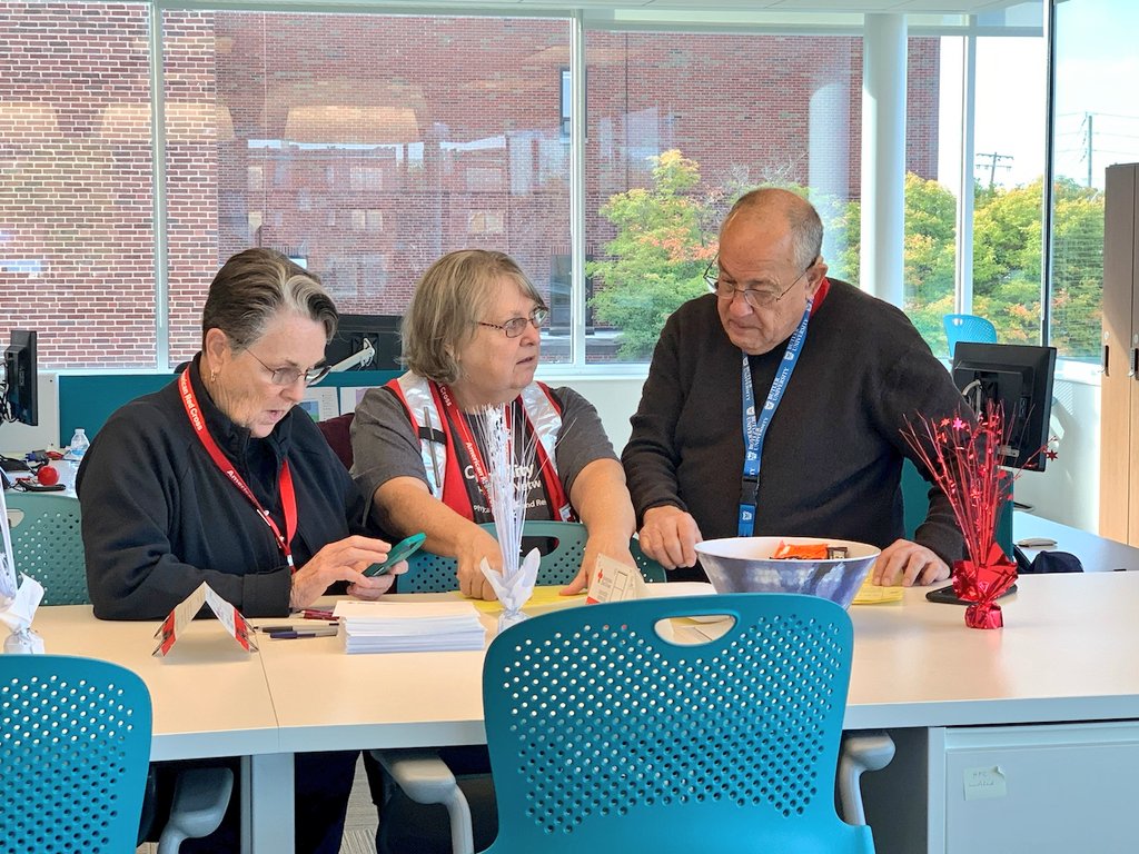 indianaRedCross's tweet photo. Thx to our awesome casework team planning to provide assistance to those impacted by the apartment #fire in Lawrence last night. We appreciate all of our #volunteers around the state, working around the clock to provide support to individuals and families impacted by #disasters. https://t.co/ZH2bl9Q2y0