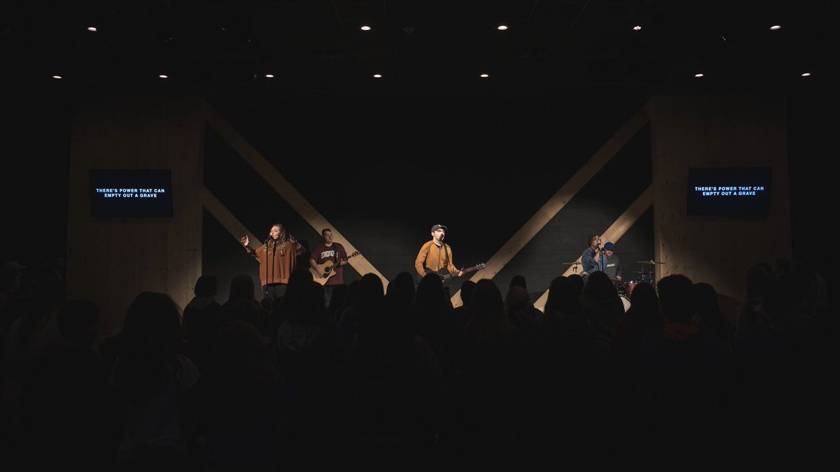 thecreekKY's tweet photo. Last night at our London Campus, our UpFront Students met in their new student space for the first time! The future of faith matters to us at The Creek, and our prayer is this new student space will be used to inspire the faith of the next generation. #GenerosityChangesLives https://t.co/ObAp7mRQHN