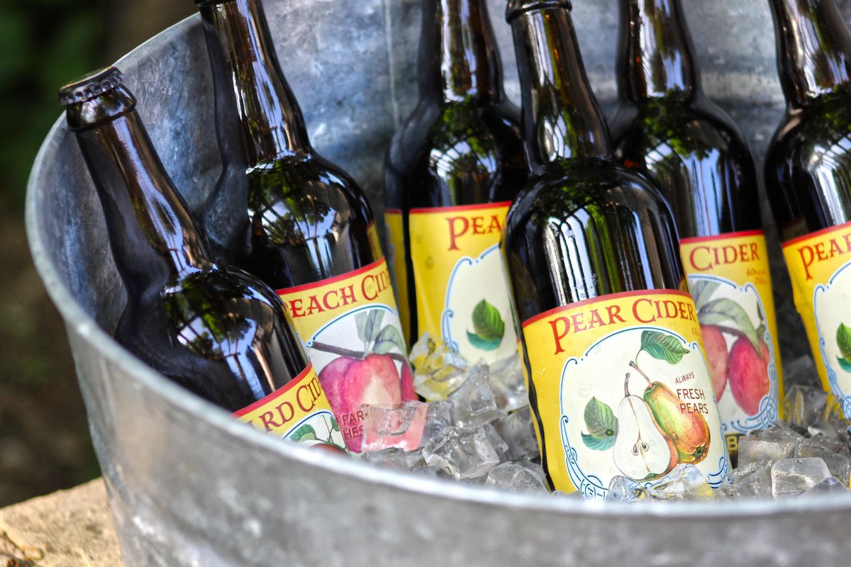 LowreyBros's tweet image. Talk about pear pressure... 🍐

Have you tried our delicious #PearCider yet? It's available for purchase on @RavineVineyard's website, or grab a pint at Ravine's restaurant or at @TideandVine!

You'll find that you and this cider make the perfect pear 😉