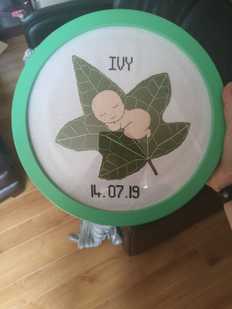 My first comission! For a newborn named ivy 