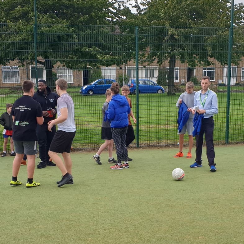 PyramidEastMids's tweet photo. Great afternoon session working alongside @MeltonSportHA @MeltonBC helping deliver #FootballFrenzy to raise awareness for #HateCrimeAwarenessWeek
#ActiveYouth #youngmelton #meltonyouth #leicestershireyouth @EastMidsYouth #youthworkworks #OITNR @meltontimes @MeltonPolice https://t.co/yx8Ct2C8gh