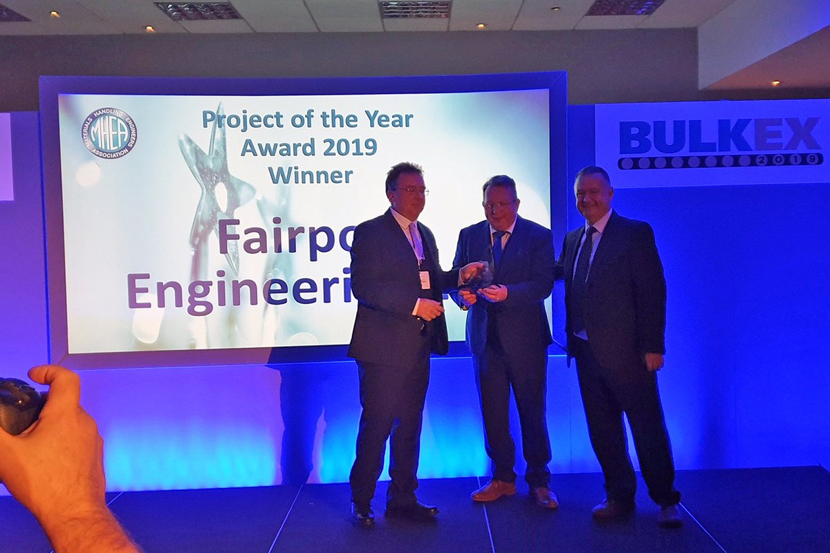 GreenbankGroup's tweet photo. Our own Ray Moorhead presents Fairport Engineering with the MHEA's Project of the Year, a category sponsored by the Greenbank Group. The awards dinner last night rounded off a fantastic day at BULKEX 2019. https://t.co/mFnnOVdAqF