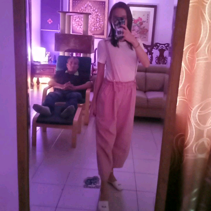 aski_askie's tweet photo. Ya ampun, studio siaran ini sangat manarik! https://t.co/mMk6dI1cIW #YomeLive https://t.co/ZWjxCVjbs5
