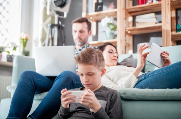 TimeToLogOff's tweet image. US on verge of ‘digital experience addiction epidemic,’ professor warns thecollegefix.com/u-s-on-verge-o… #digitaldetox #techaddiction #mentalhealth