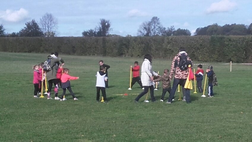 EcoleNecy's tweet photo. Rencontre inter école cross &amp; animcross avec l'USEP à Nécy !#generation2024 https://t.co/T0YoHbf9ys