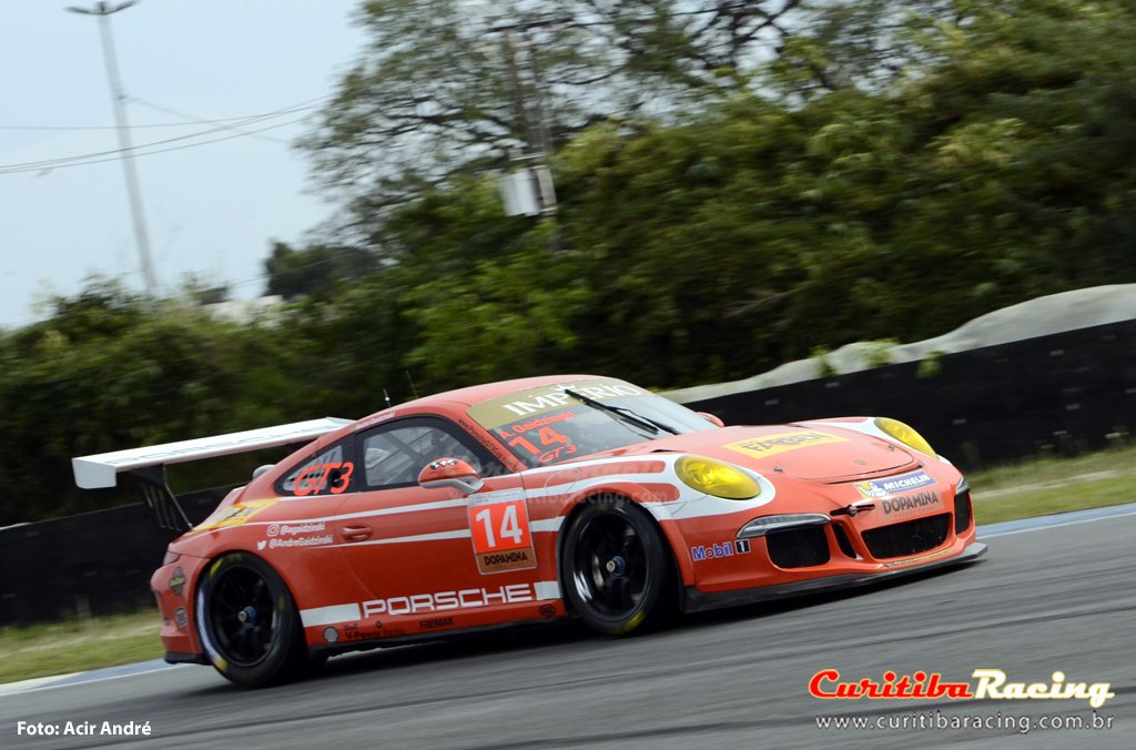 curitibaracing's tweet photo. As fotos da Porsche Império Carrera Cup em Curitiba - Parte 2: https://t.co/5Fc9j0u4cb https://t.co/dKLmnLokPE