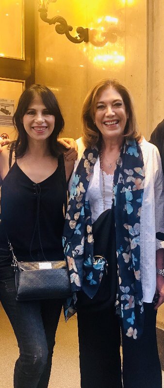 Loreynagomez's tweet photo. Con Ana Colchero, gran actriz y escritora, amiga de tantos años. ¡Qué alegría volver a verte! https://t.co/sKUItFIEgC
