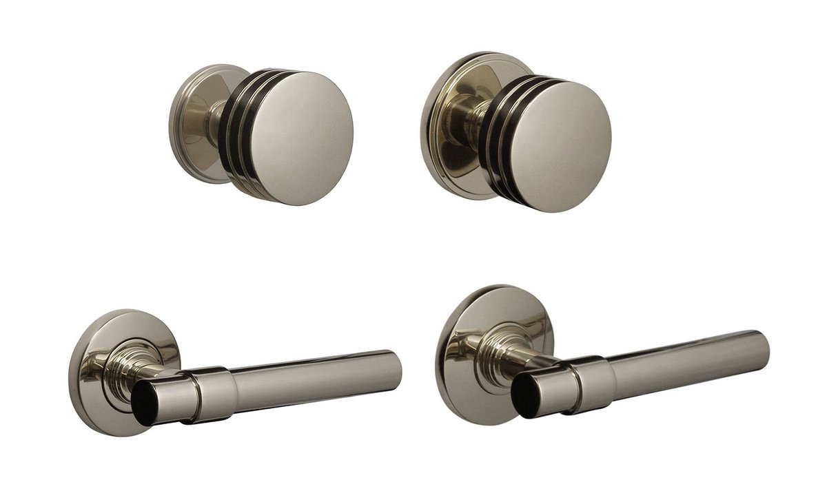 BrassartLtd's tweet image. The #NEW Larger #Roses we have launched, compliment the new larger #MorticeKnobs we recently launched. Read more...bit.ly/2WRTUbe 
#BespokeFurniture #InteriorDesign #BritishManufacturing #Kitchens #Bedrooms #Bathrooms #Interiors @EKBBMAG #BespokeHardware