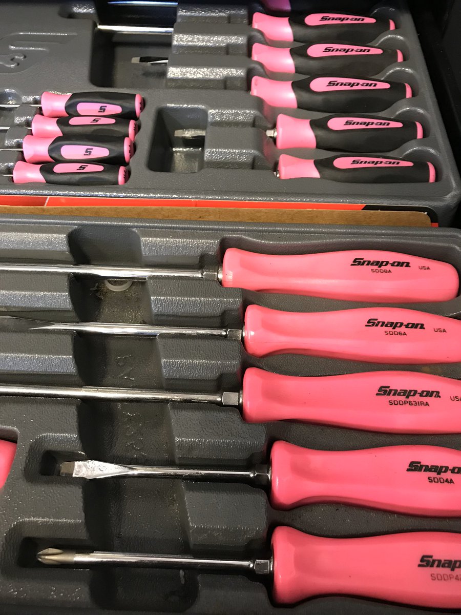 MarkMcGrady's tweet photo. @Snapon_Tools day, another ratchet and air jet to match my other screwdrivers #SnapOn #BuyPink #SocketToBreastCancer #BreastCancerAwarenessMonth https://t.co/s4O5Hxzn14
