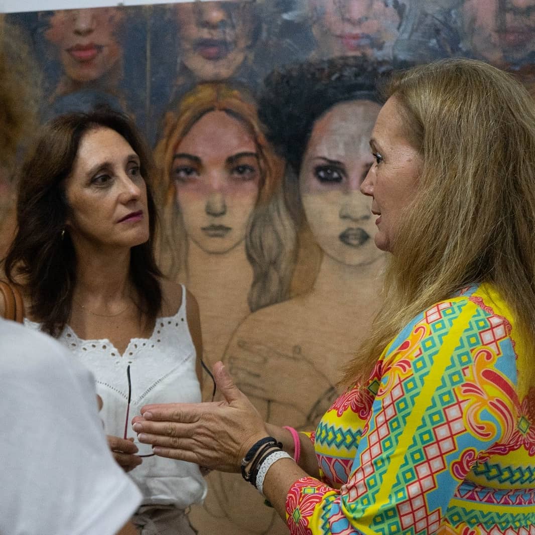 La obra de <a href="/frenandote/">fernando</a> está encantando!!
Pasa a visitarnos de Lunes a Viernes de 10:30-14h. El artista también estará en la sala esta tarde de 20:30-21:30, el viernes de 19:30-21:30 y el sábado de 12-14h