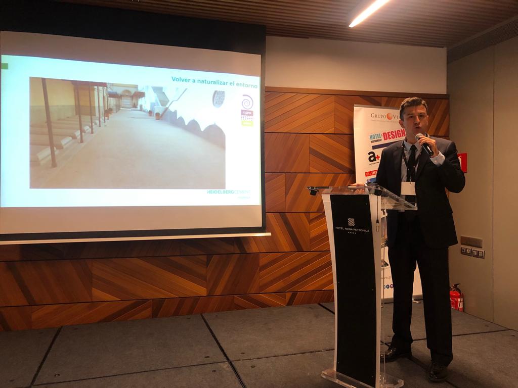 hd_materialsES's tweet photo. Presentación de las gamas #STABEX, #STABILE, #CALIX NHL e #iactive, hoy en la jornada Architecture&amp;Design de @GrupoViaSpain en #Zaragoza https://t.co/ehn3uAqtof #materiales #innovación #construcción #arquitectura #rehabilitación #restauración #architecturedesignzaragoza https://t.co/ZqnlSVZPWw