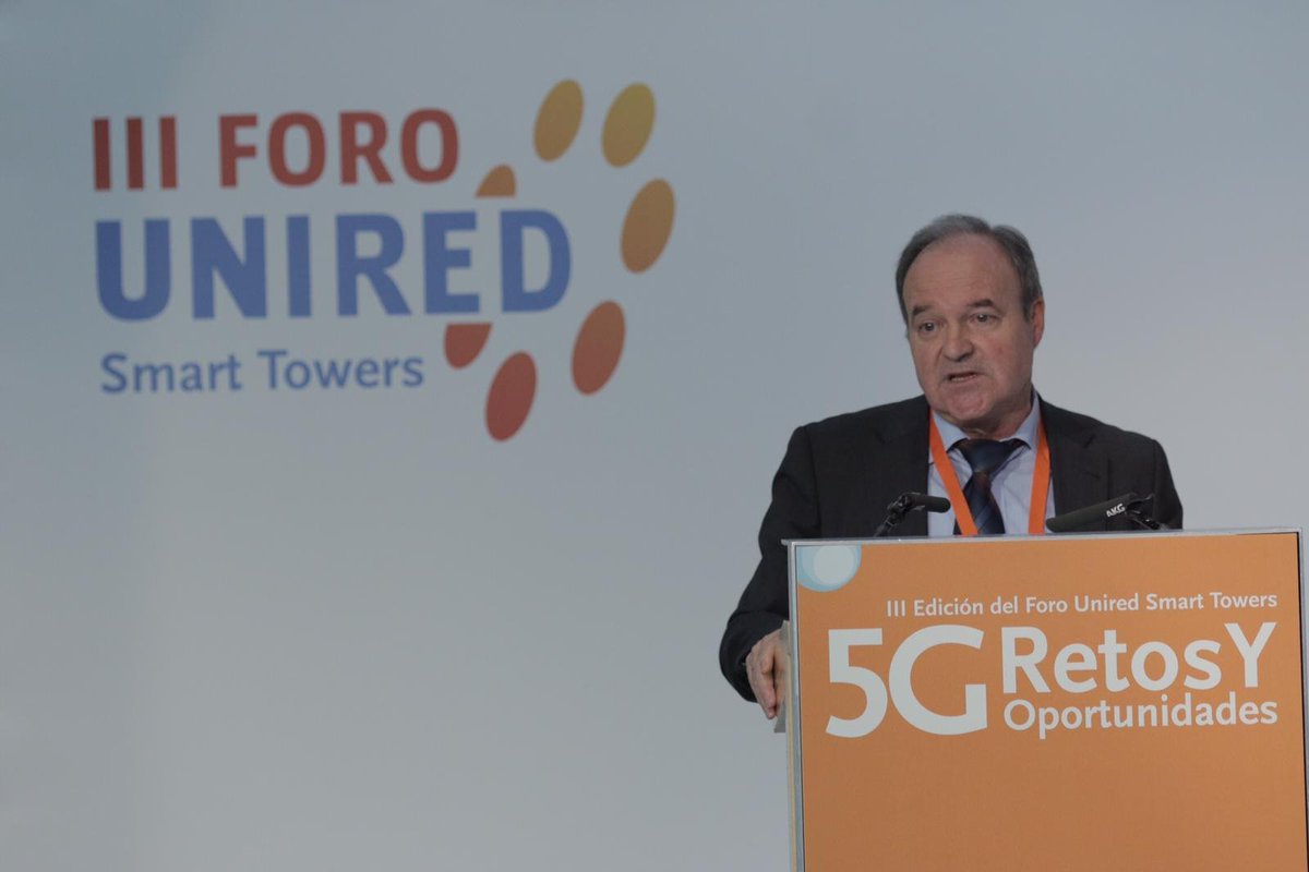 UNIREDasoc's tweet photo. Clausuran el III #ForoUNIRED Antonio Fernández Paniagua, S.G. de Planificación y Gestión del Espectro Radioeléctrico y Matxalen Lauzirika, presidenta de UNIRED.
#smarttowers #conectividad #5G.
Muchas gracias a todos por vuestra participación https://t.co/3w7GNCaOtE