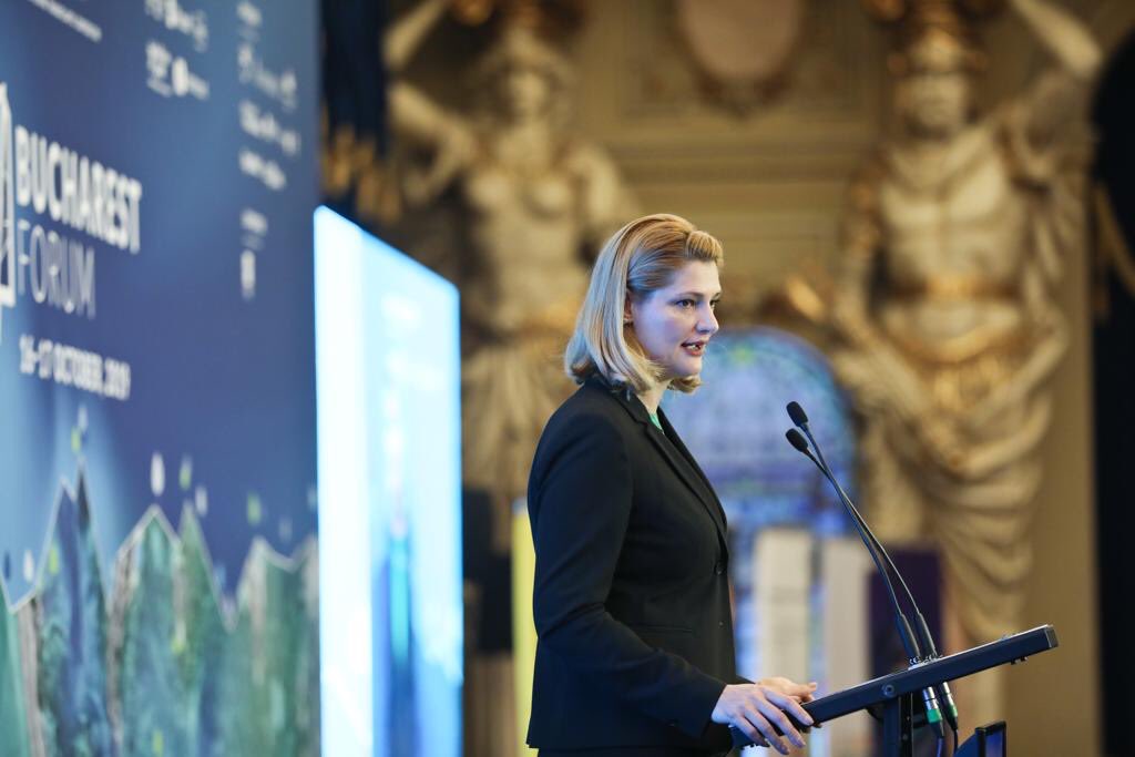 Ramona Manescu tweet media