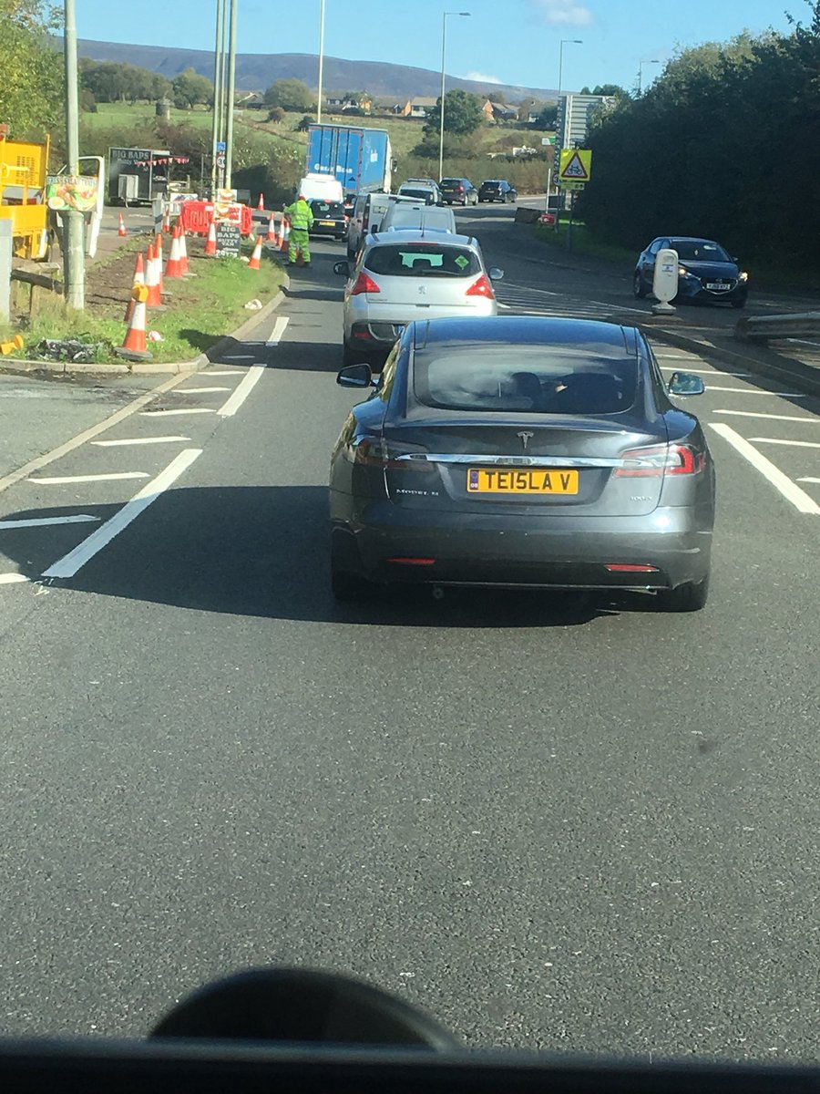 proshotsphoto's tweet photo. Spotted in Manchester #ElonMusk #Tesla https://t.co/Wl6hYdbpBT