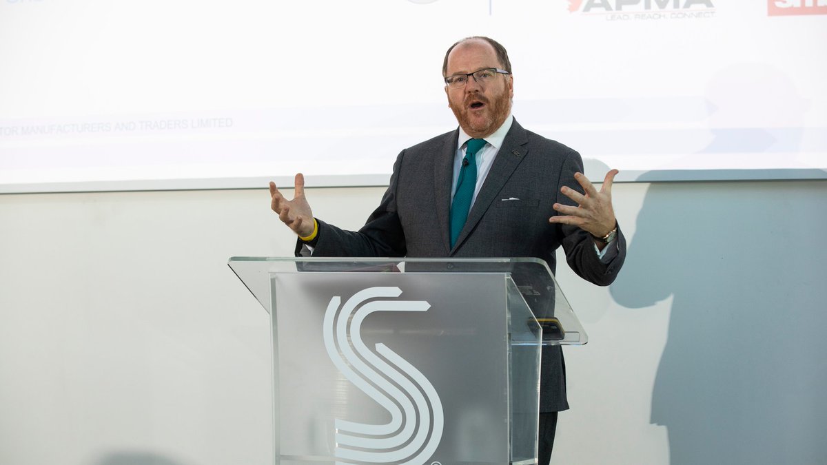 Plexalcity's tweet photo. This morning at Plexal: @GeorgeFreemanMP shared his vision for the #FutureofMobility.
Opening the #FutureMobilityChallenge, he's building a connected ecosystem featuring research, finance, testbeds, data, agile regulation and decarbonisation...one that has the public's support. https://t.co/gFLKg2P7fH