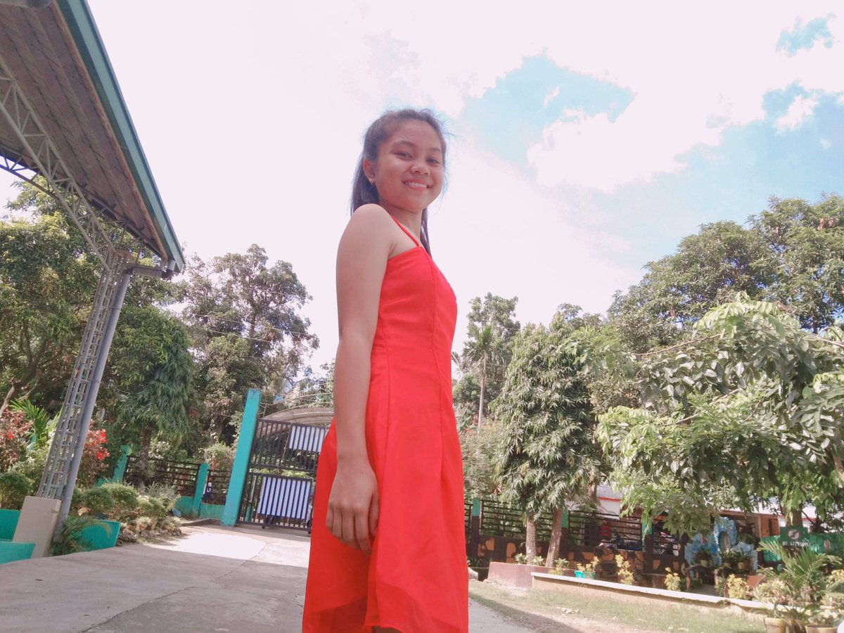 RootMae's tweet photo. Red Dress😘😍❤ https://t.co/w0hn7nxVjj