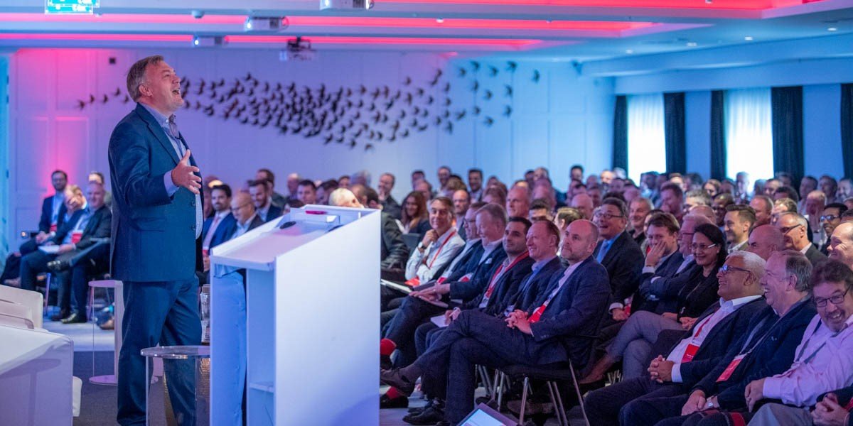 Vanguard_UKAdv's tweet photo. Thanks to #EdBalls for rounding off our 2019 Vanguard Investment Symposium! #VanguardEvents https://t.co/m7CCxbI9Iw