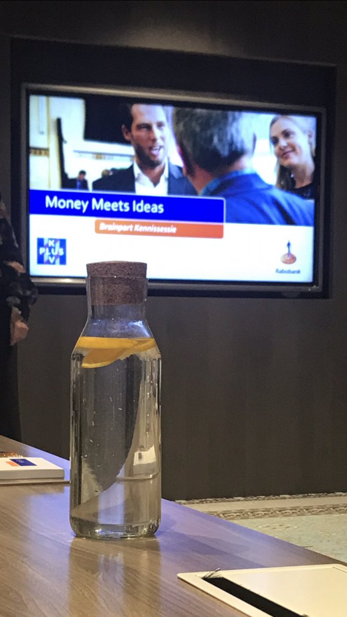 bertzonnenberg's tweet image. Goede kennisbijeenkomst met regionale informal investors #MoneyMeetsIdeas in ondernemend Brainport. Thanks @mirjamgiesbers for hosting.