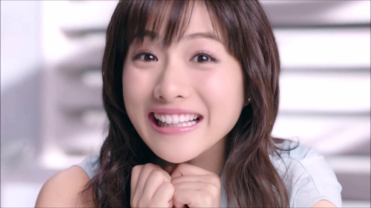 石原さとみ　口  /  X