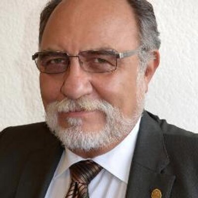 📡 #EnVivo || ¿Qué implicaciones laborales y políticas tiene la renuncia de Carlos Romero Deschamps al Sindicato de Trabajadores Petroleros de la República Mexicana?

Platicamos al respecto con el académico e investigador de la UNAM, <a href="/AlfonsoBouzas/">Alfonso Bouzas Ortiz</a>

👉: bit.do/imer_noticias
