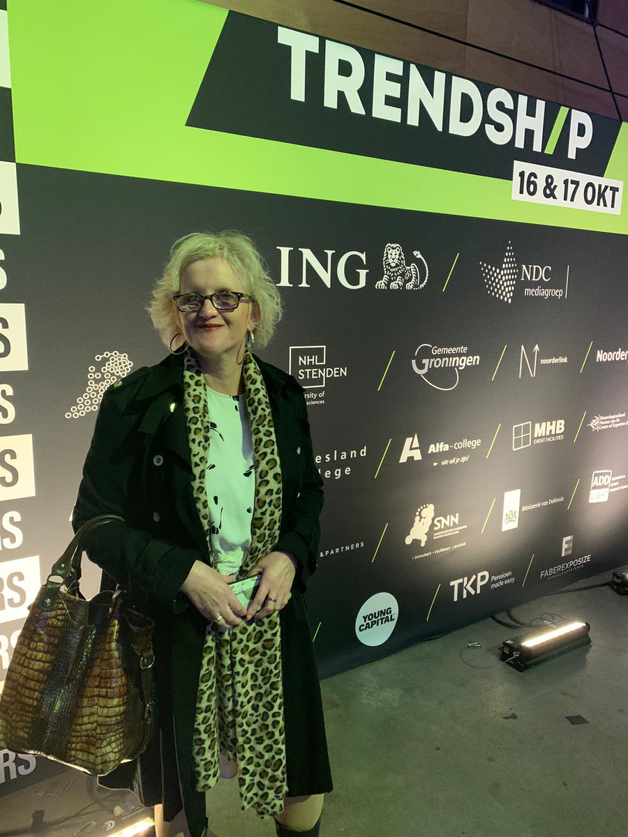 jellieTiemersma's tweet photo. Mooie  studentenpitches, sprekers en ontmoetingen bij @TrendshipNL
@XandraGrwold
@kvdw2 @10eke_B @AnnaNooshin https://t.co/1IHkpeBaT8