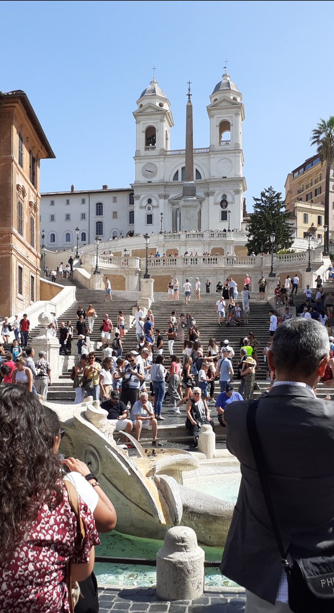 Durante l'anno girate il mondo ma a Ottobre venite qui.

#Roma ❤
#OttobrateRomane