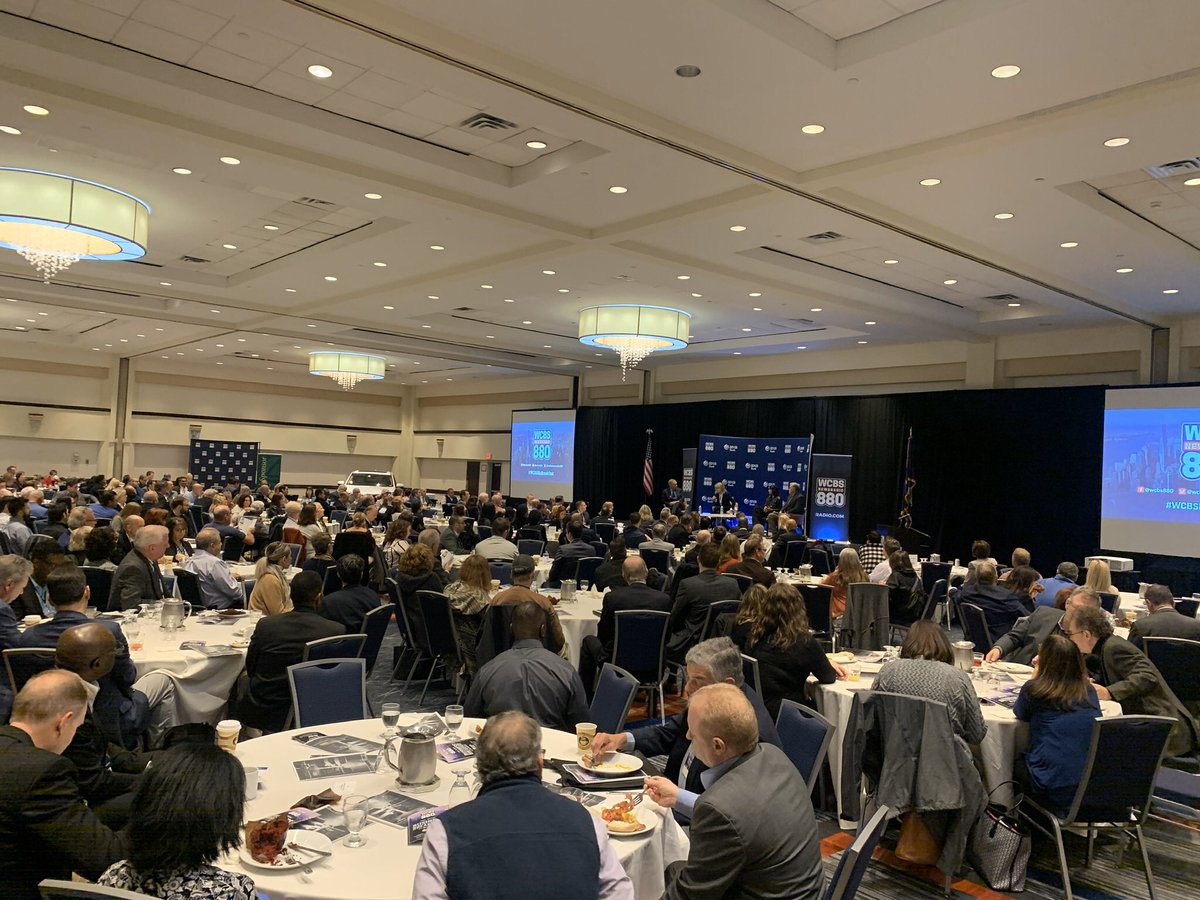 metsradio880's tweet image. “Beer is the lubricant of social intercourse.” - @BluePointBrewer founder Mark Burford. That got a rousing response at the Huntington Hilton! Burford talks about how “local” is an important focus of his Long Island-based business. #WCBSBizBreakfast #GetToasted