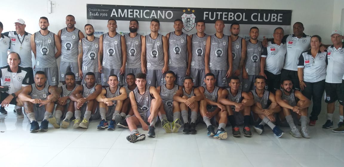 Americano_FC's tweet photo. Um pouco do que rolou ontem a tarde na apresentação dos atletas para o carioca. Aproveitamos para agradecer a torcida e a imprensa que compareceram. 👊⚫⚪
.
.
#AmericanoFC #IssoAquiéAlvinegro #VamosCano #AmericanoClubeCidadao
#FormarEducar #AmericanoNaTV https://t.co/mOwgo6NlKQ