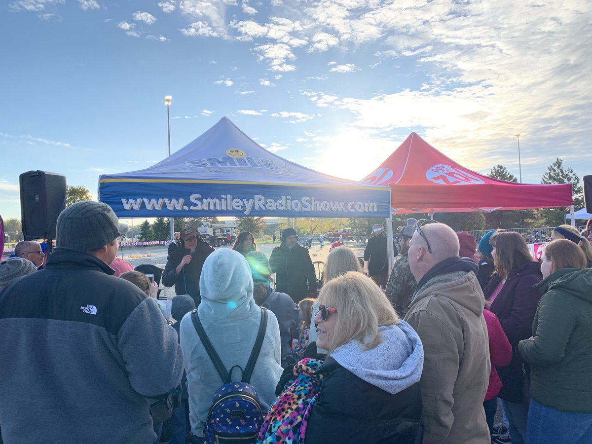 995zpl's tweet photo. The @smileyradioshow is still broadcasting live from the #SmileyPumpkinDrop at @Perry_Crossing!!! Come say hey and grab some candy! https://t.co/lmUhU0Gylp