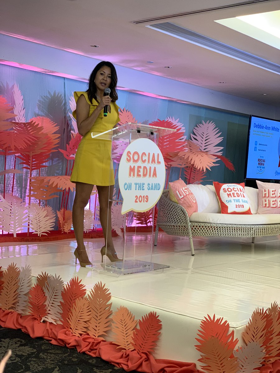 LaToyiaDennis's tweet photo. Debbie-Ann kicked off day one encouraging us saying “Your gut is more powerful than anyone else’s advice.” Trust yourself! #BeachesMoms #socialmediaonthesand #MotivatedMom https://t.co/vPgCZmI5In