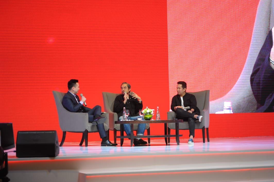 GoodLifeBCA's tweet image. Indonesia Knowledge Forum VIII 2019, awesome! 
Mengangkat tema CAPITAL CULTURE yang menghadirkan para speaker inspiratif. Dilengkapi juga dengan serangkaian expo &amp;amp; exhibition. Diikuti oleh exhibitor penyedia pengetahuan &amp;amp; teknologi. #CapitalCulture #IKF2019 #UpgradeYourKnowledge