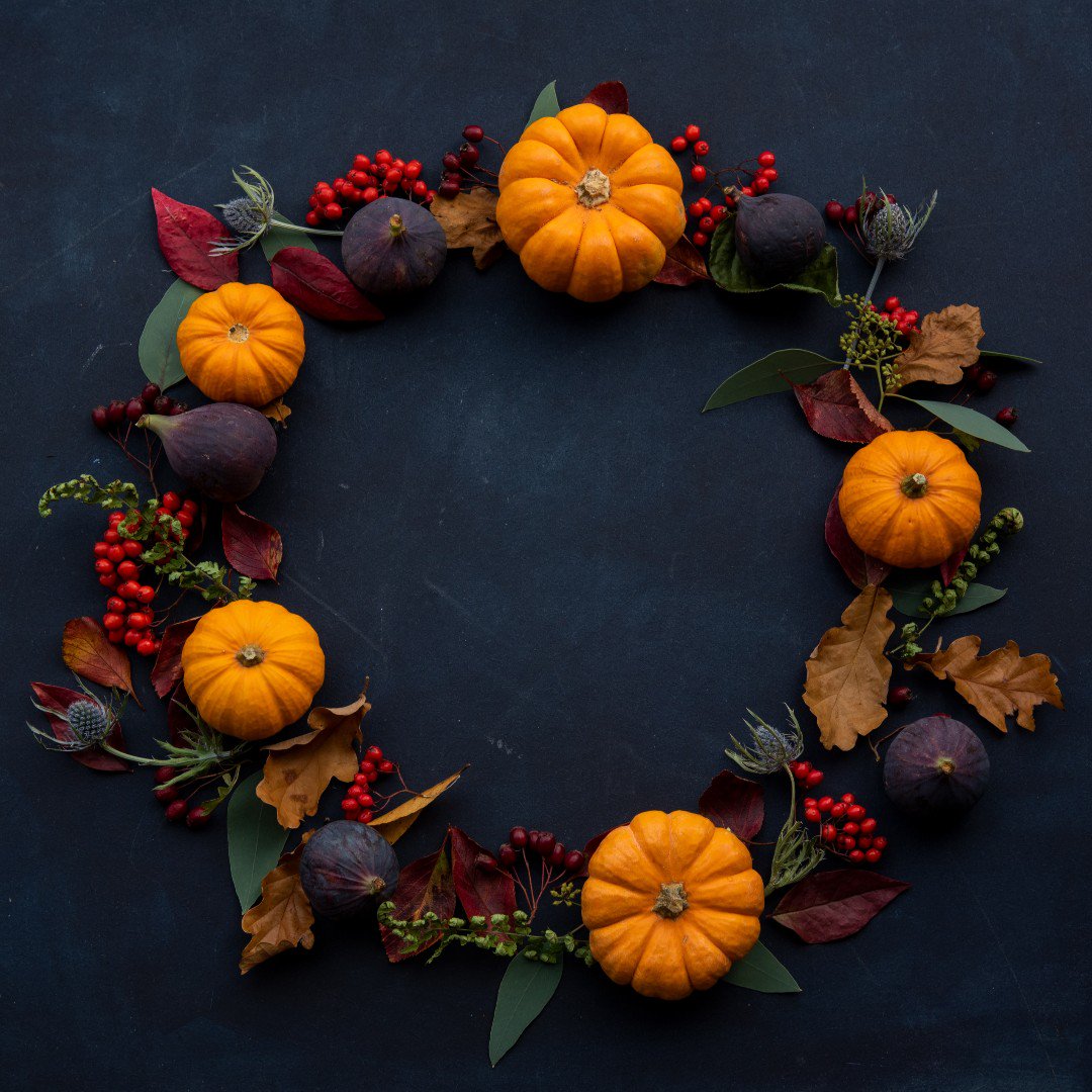 chelseaflowers's tweet photo. Autumn mood. Let us help you decorate your home for the season!

#autumn #fall #fallvibes #pumpkins #wreth #homedecor #falldecor #farmhouse #rustic #harvest #gather #londonflorist #chelseaflowers_london #floristry #florals #flowershop https://t.co/1o3RrRyojJ