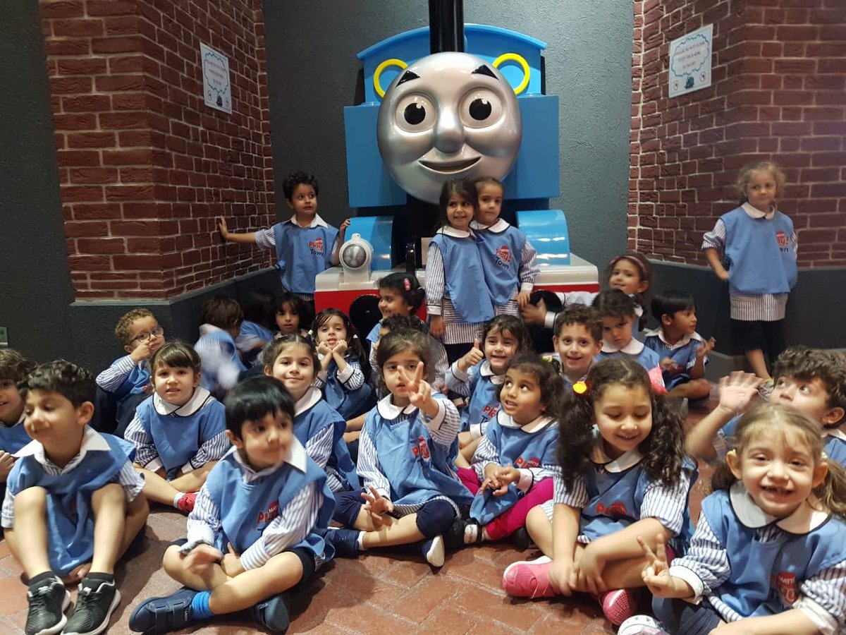 Mawakeb_Barsha's tweet photo. Today, our KG kiddos met their favorite dinosaur #Barney, saw the world through the track of #Thomas&friends , had a great time playing & singing along with #Bobthebuilder & his team in the interactive studios of @mattelplaytown ! #imagine #play #learn #learnthroughplaying https://t.co/mNZMbglEFP