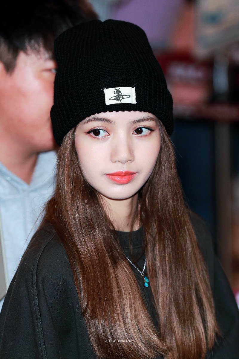 JLManoban_1627's tweet photo. 19.10.17 GMP 🛫

HQ 🖤💜

#리사 
#블랙핑크 

#LISA 
#BLACKPINK https://t.co/zUJTbBKFGf