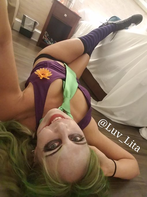 #ThrowbackThursday  I love putting a female twist on a male character..  #joker #amateurarmy #ngot #FantasyFest<a href="/tag/throwbackthursday"class="tags">#ThrowbackThursday</a><a href="/tag/joker"class="tags"><span>#joker</span></a><a href="/tag/fantasyfest"class="tags"><span>#fantasyfest</span></a><a href="/tag/ngot"class="tags"><span>#ngot</span></a><a href="/tag/amateurarmy"class="tags"><span>#amateurarmy</span></a>