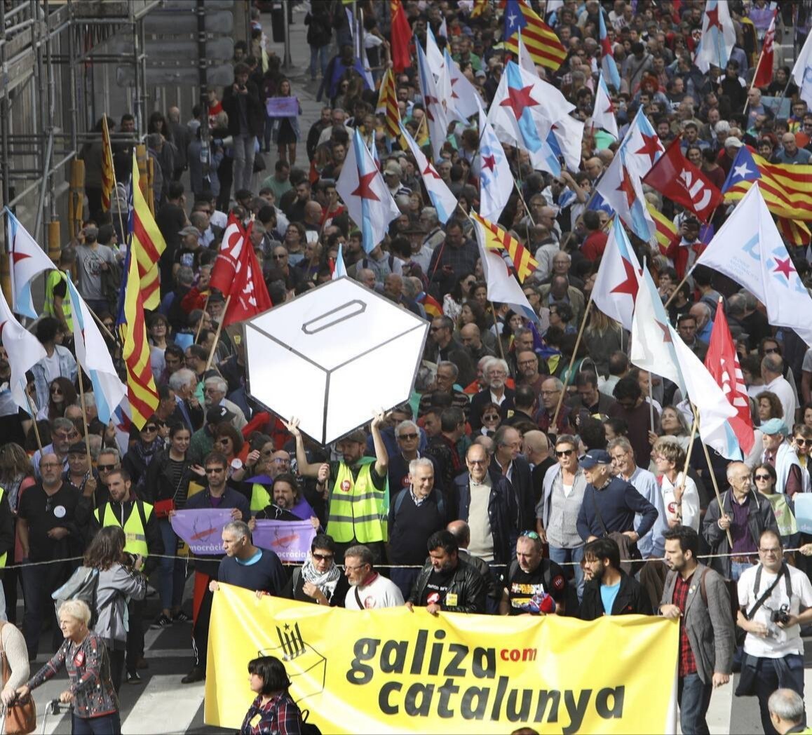 _leidseplein's tweet photo. Bilbao, Vigo, Madrid, Valencia. 
Lo dejo por aquí porque en los Telenoticias no lo veréis. https://t.co/CBPAug9BaB