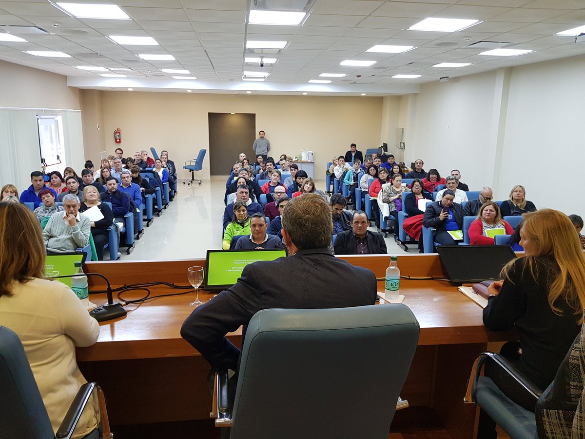 SindicatoDSalud's tweet photo. ➡️ #AHORA #Apertura @vascozubieta en el 🏢 @SindicatoDSalud Jornada de Violencia a los Integrantes de los Equipos de Salud🏥🚑👩‍🔬👨🏽‍🔬👩‍🔧👩🏽‍🍳👨🏽‍💻👩🏾‍💻👩🏽‍⚕️"Violencia Laboral y Violencia Externa" https://t.co/xoq26Ljia7