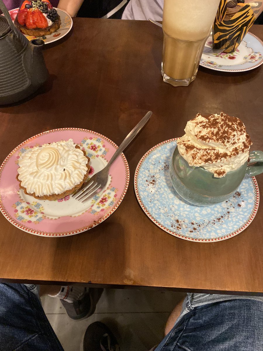 Efterårs ferie og hygge på Penny Lane i dobbelt A, <a href="/kennethemilp/">Kenneth Emil Petersen</a> vil sikkert mene at det er et kæmpe rødt kort, at jeg ikke tog en træstamme.......😁😁 #Aalborg #PennyLane #Ferie #lækkerier #Livsnyder