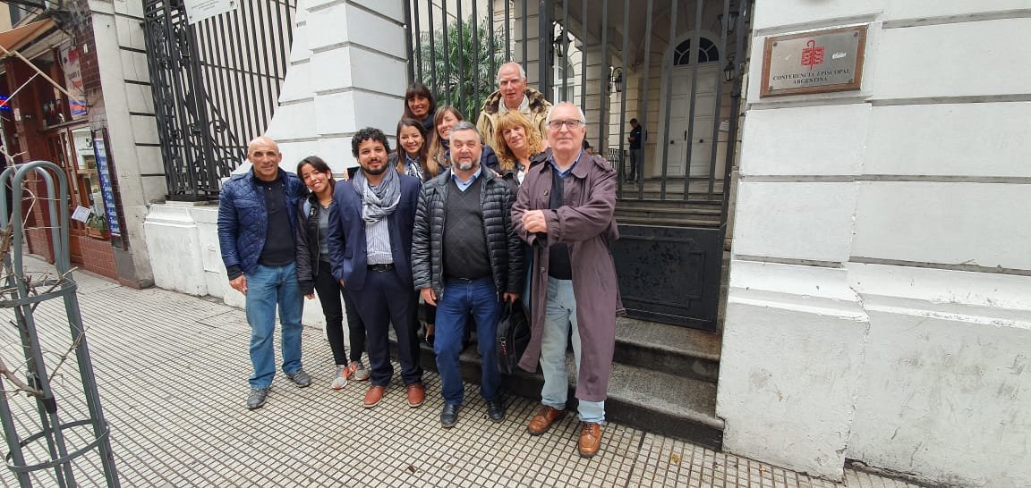 redeportearg's tweet photo. Ayer, integrantes de REDeporte participaron en una reunión con el Monseñor Jorge Lugones en la sede de la Conferencia Episcopal Argentina.
💻📱Info: https://t.co/Xs5QxR7gWi https://t.co/JzLOHusbBh