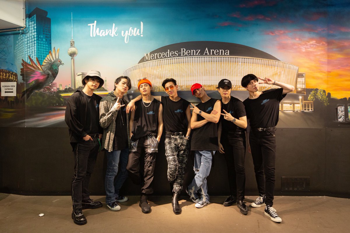 PPawichayada's tweet photo. สวัสดีค้าบ มาช่วยกันดันบิลบอร์ดหน่อยค้าบ ขอเพลงกัซที่คุณรู้จัก และตามด้วย แท็ก นี้ 👉👉 #GOT7 #갓세븐 @GOT7Official https://t.co/7hcq4uhkrd #ECLIPSE3rdWin https://t.co/tO5orQtdDf