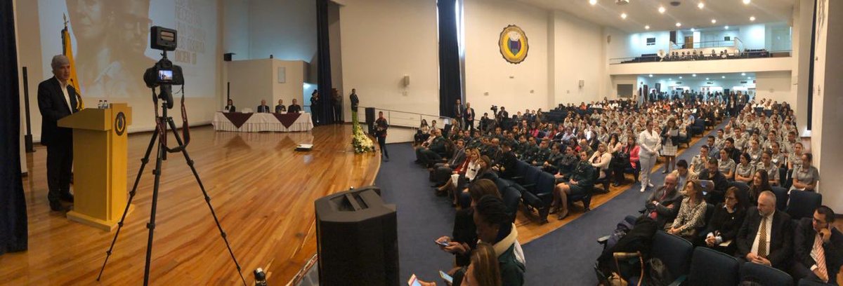 INSColombia's tweet photo. #AEstaHora #MinsaludCol y @mindefensa lanzan la campaña #MiFamiliaDiceSí para sensibilizar y crear consciencia sobre la donación de órganos y tejidos en el país. Acompaña @INSColombia y @HOSMILC https://t.co/8IEv9Eqduj