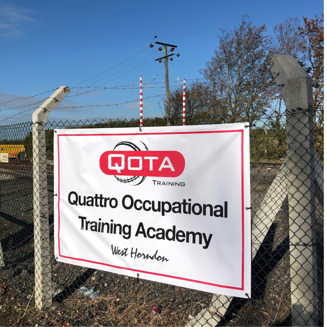 Quattro_Plant's tweet photo. The team at Quattro Plant are delighted to host guests from the PWI Technical Board at our London site. As well as getting hands on with a selection of @Quattroplant machines, there’s plenty to talk about! @PermWayInstit @quattooccupationaltrainingacademy  #railprofessionals https://t.co/YHVnTanmUS