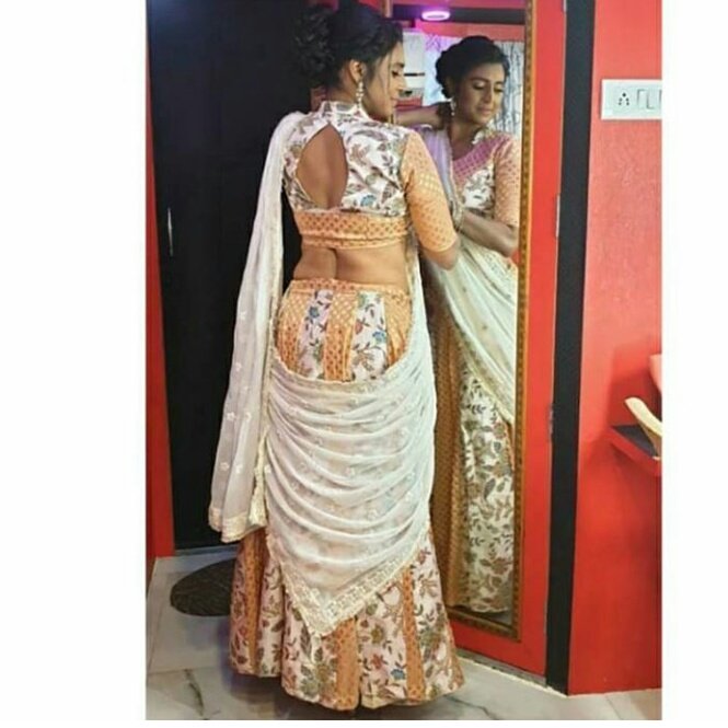 Actress Kasthuri Hot Saree Navel Show Pics.