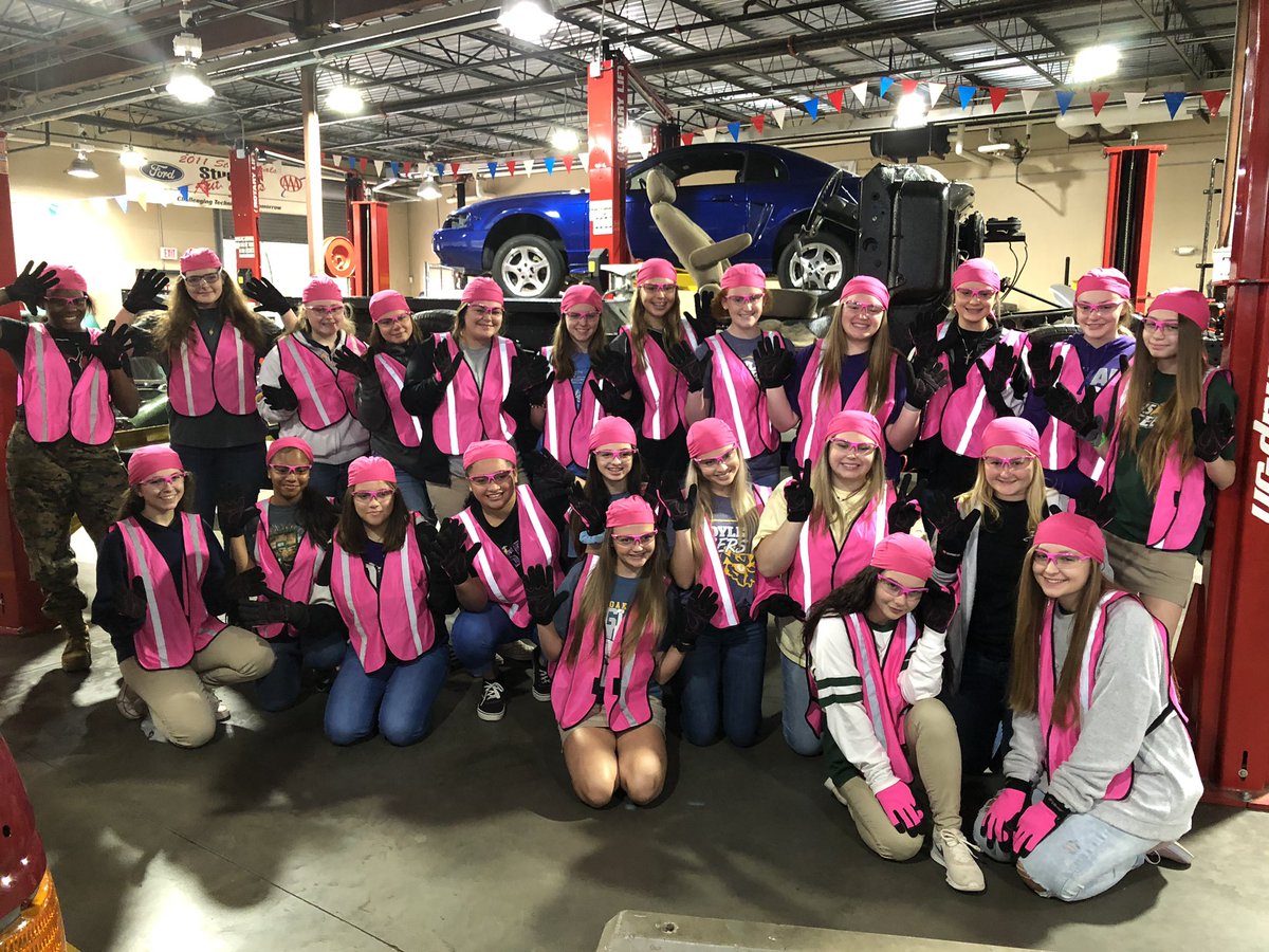 Livingston_PPS's tweet photo. Today is the Girl Power: Intro to Auto day at the @LPLTCKnights . Thank you @MYBRCCAUTO and @oreillyauto
💕🚙💕🚙💕🚙💕🚙💕🚙💕🚙💕 https://t.co/Zr7gue2bLk
