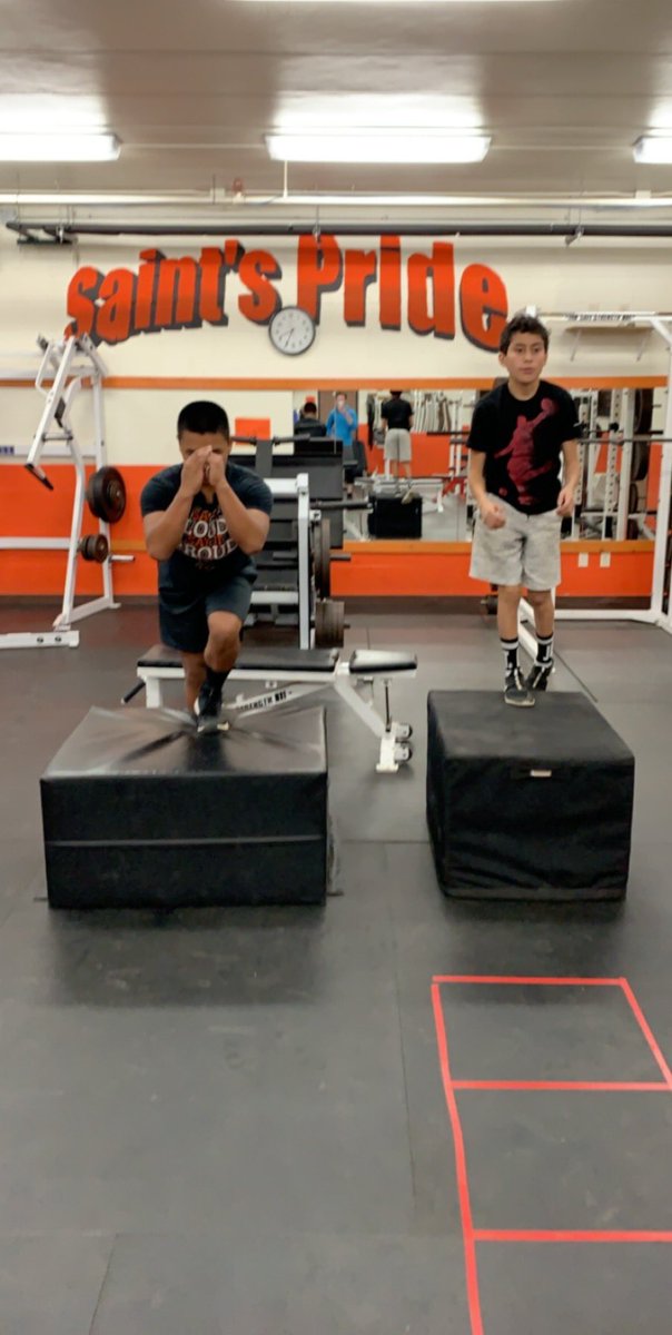 MRDatDudeGG's tweet image. Brothers who lift together, get swole together. Love having kids ask if I can open the weightroom for them, especially on the first day of break!