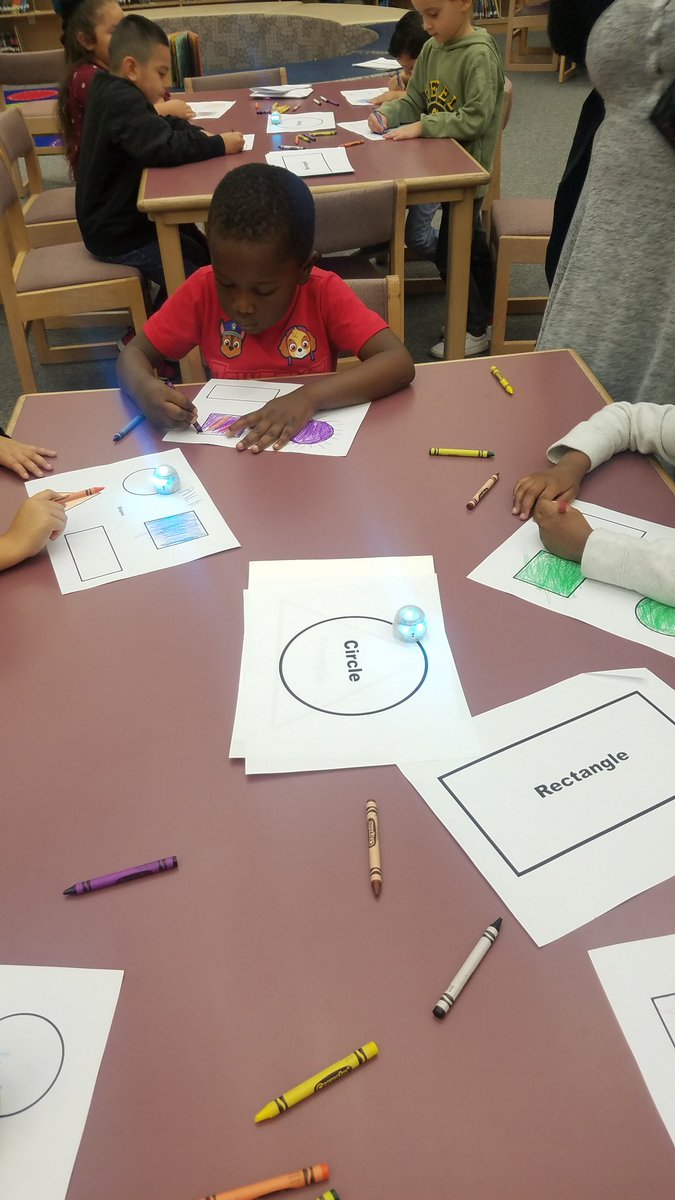 theerika2's tweet photo. Pre-K had a blast exploring with Ozobots while working on shapes. Thank you @CCcoopercharles and @Thecsolis for making this possible. #thompsontruth #mesqprek @JRThompsonES @mesqlibraries https://t.co/Om1QXIITlf