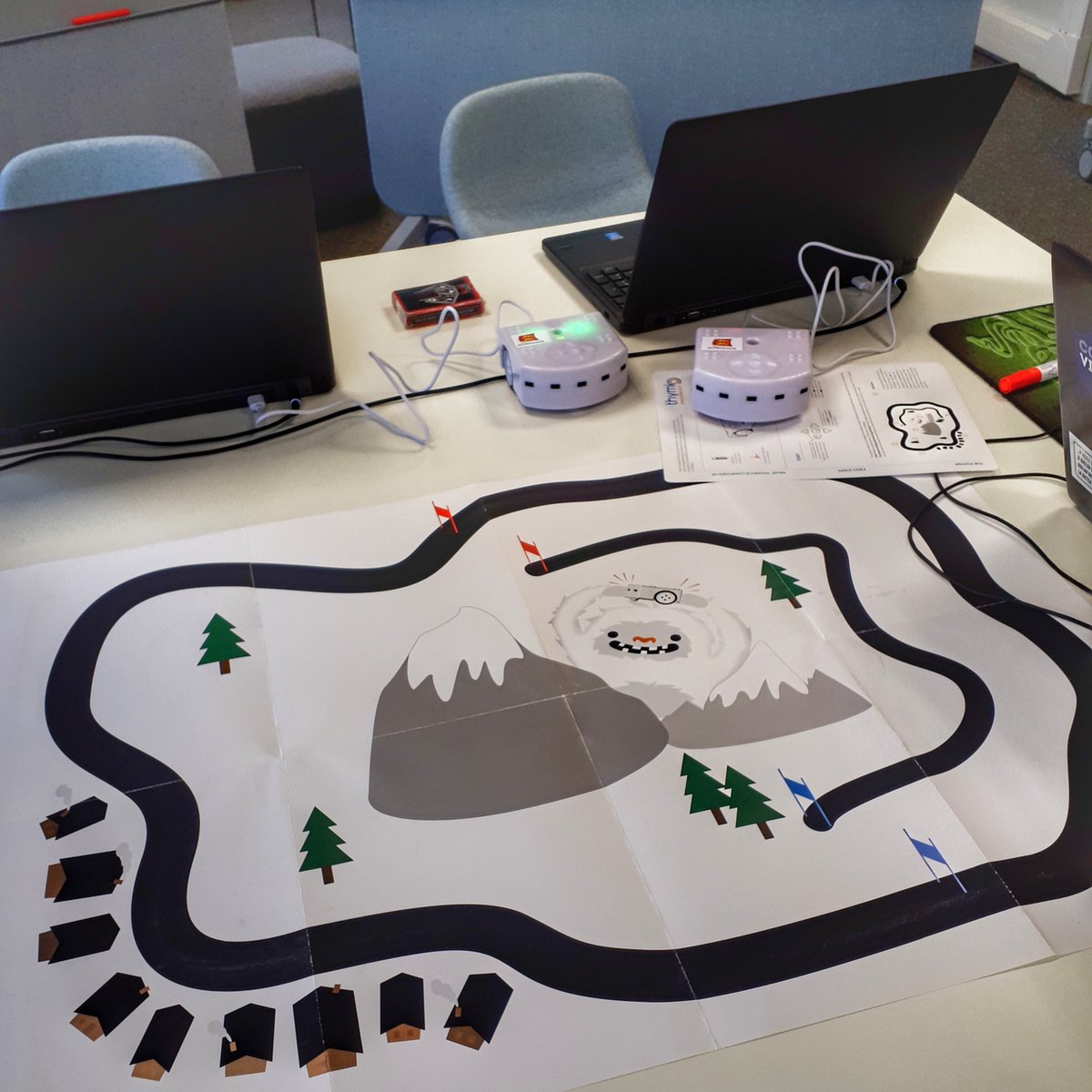 cesi_officiel's tweet photo. [Parcours d'excellence] @Cesi_Rouen reçoit les collégiens de Braque, pour une découverte du numérique: visite de la plateforme Industrie du futur, programmation HTML/CSS avec @Bearstudio, robots Thymio, découpe laser, réalité virtuelle... #orientationactive #mixité #CesiRouen https://t.co/CL60vA7Cic
