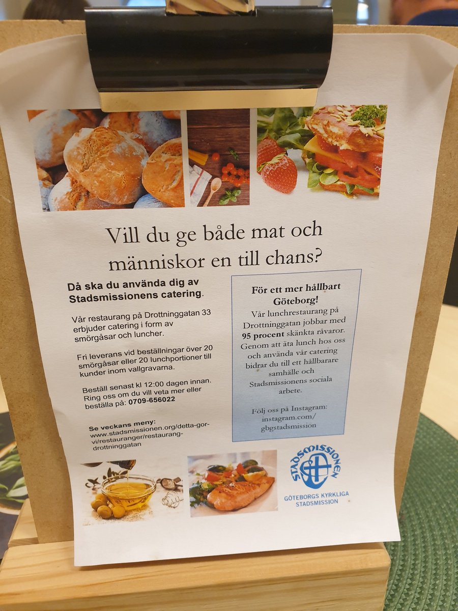 EmirNaprelac's tweet photo. Morgonen bjöd på ett lärorikt seminarium hos Stadsmissionen..Finns många där ute som inte har mat på bordet så om du vill bidra och hjälpa till på något sätt så besök deras lunchrestaurang på Drottninggatan 33 samt Stigbergsliden 6  #gulsvartmagi #iksävehof  #stadsmissionen https://t.co/Ivx01NTlEx
