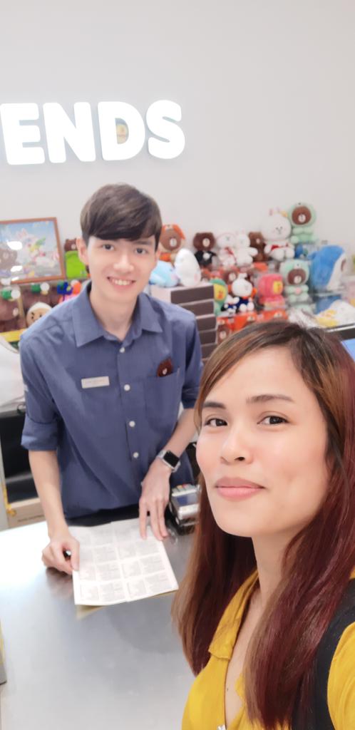 purpleshopph's tweet photo. #bestincustomerservice
goes to Kelvin of #LINEFRIENDS #apmHK 👌💜 https://t.co/OBfUewmbjt