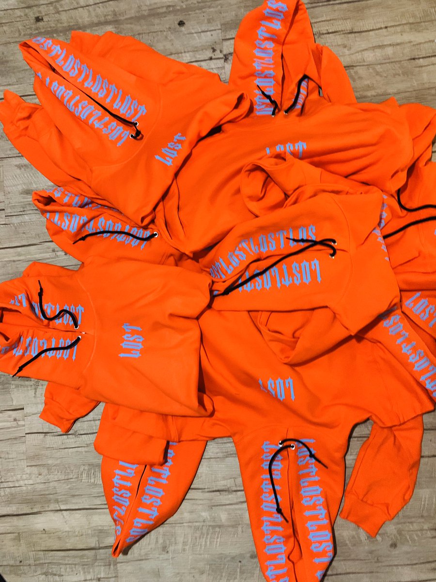 Losteffects's tweet image. Who want a free hoodie ?
Retweet to join 
Drop your size 
Must be following me 🔥🤞🏼